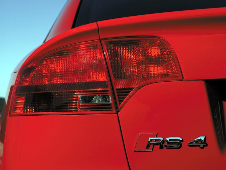 Детали экстерьера Audi RS4 Sedan (B7, 8E) 2005 года  (фото 33 из 48)